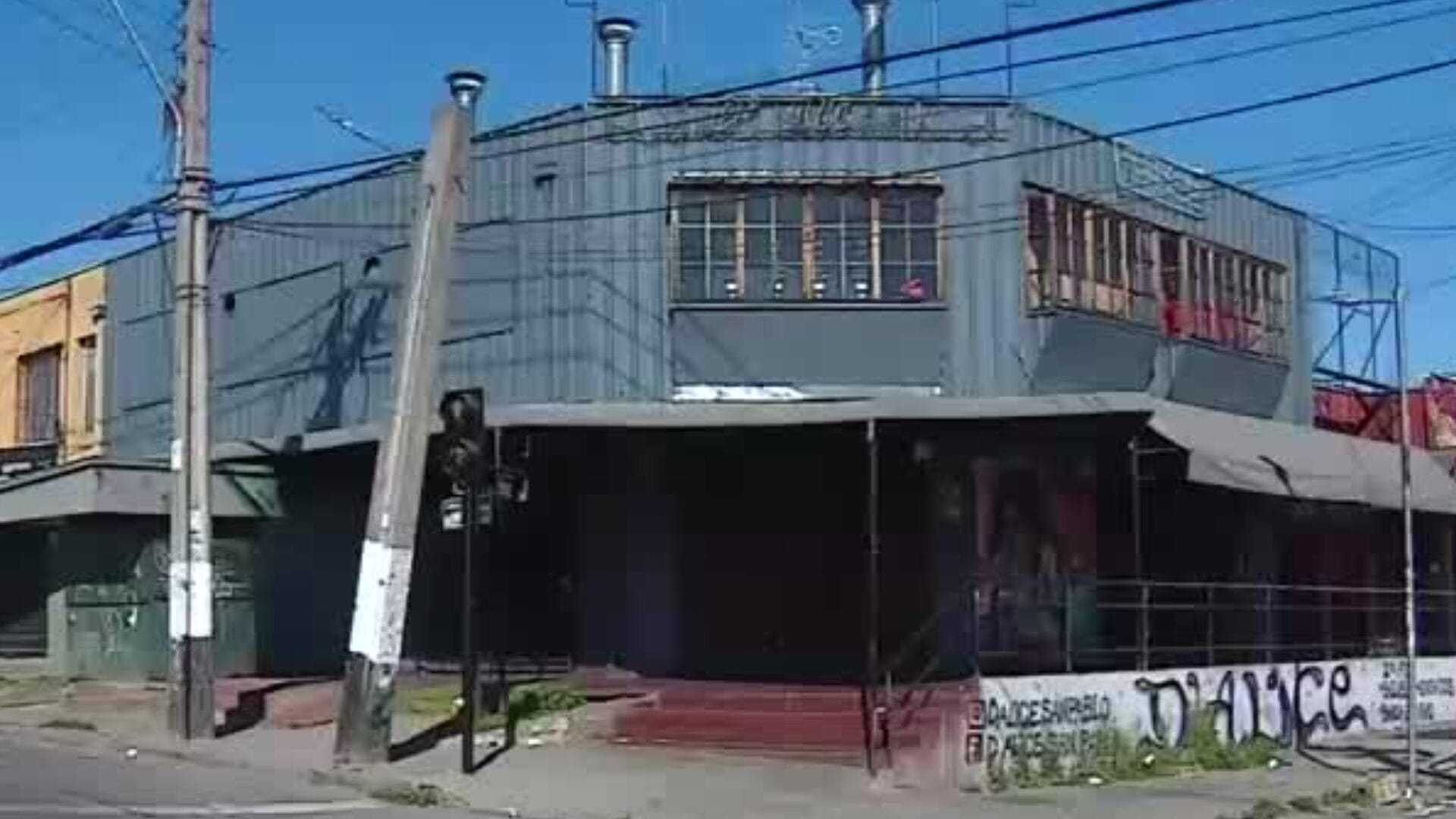 Clausuran discoteque donde ocurrió balacera que dejó mujer fallecida y tres personas heridas en Lo Prado