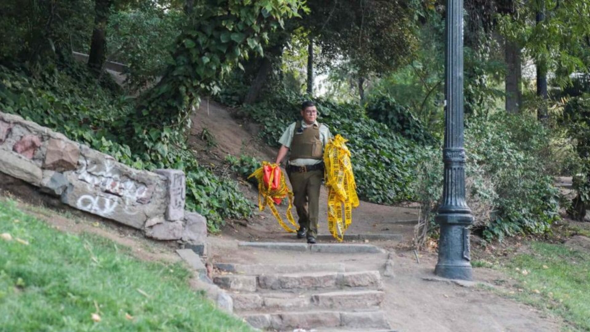 Encuentran cadáver con data de muerte de once meses en cerro Santa Lucía de Santiago