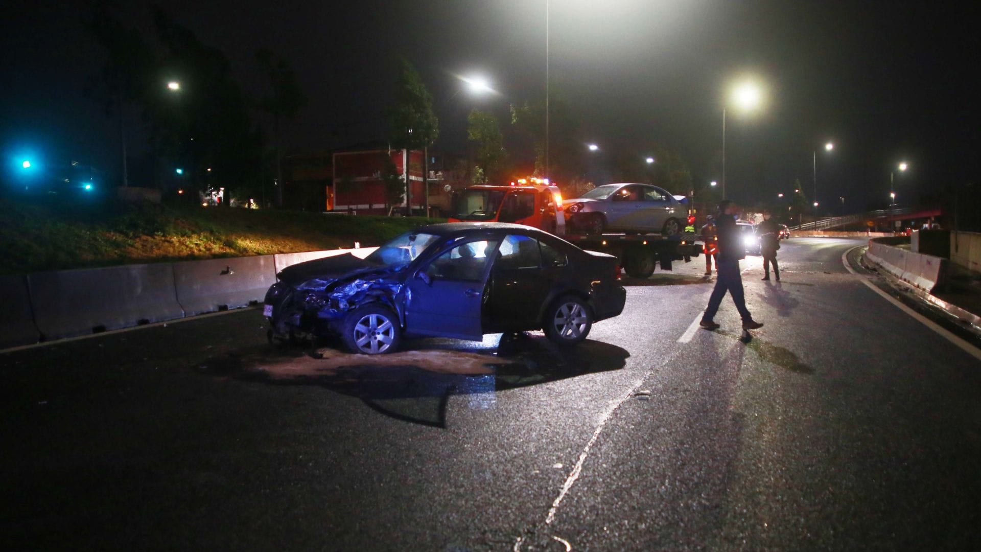 Vehículo tenía encargo por robo: Un joven fallecido y otro herido deja fatal accidente de tránsito en autopista de Quilicura