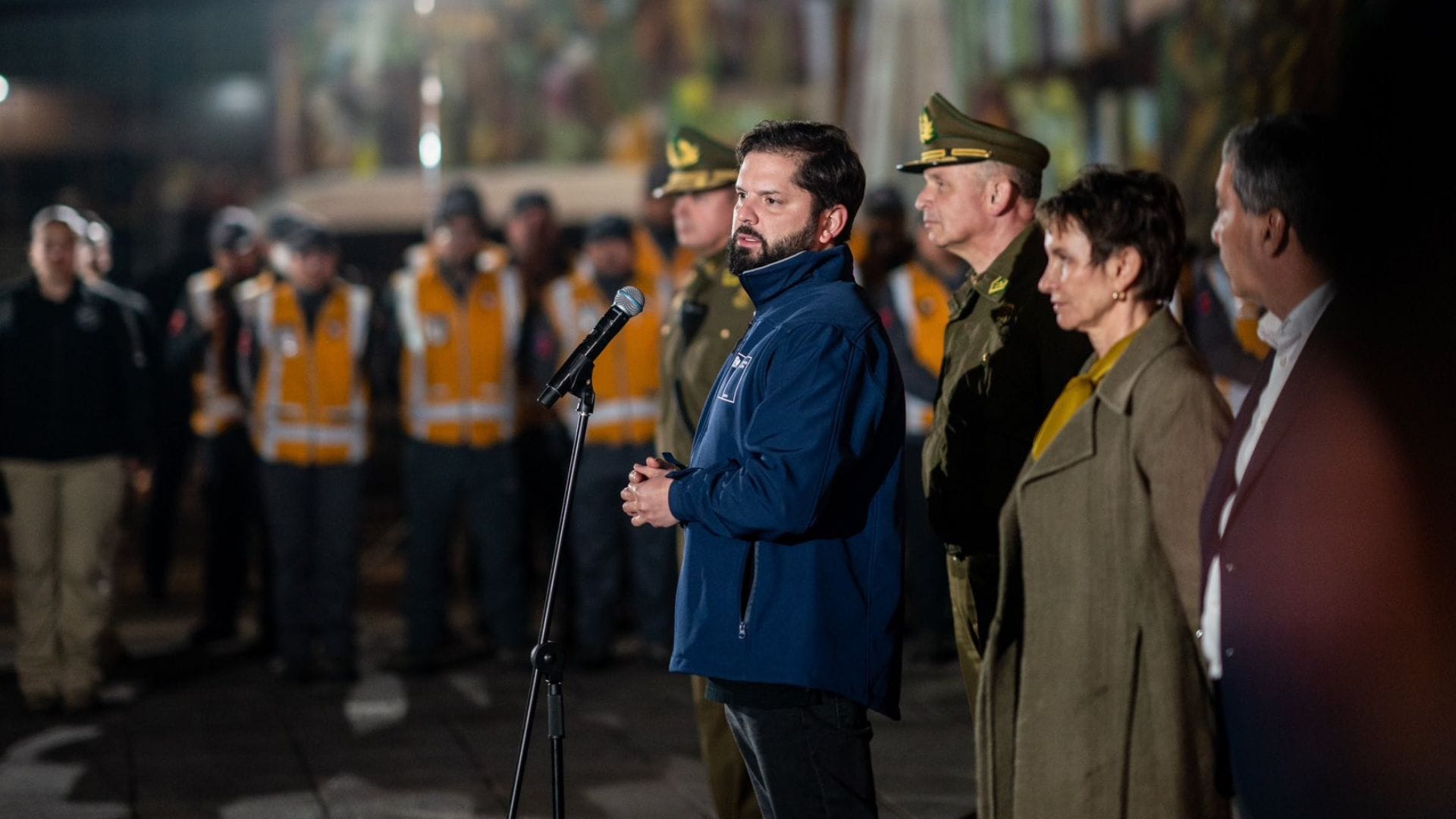 Presidente Boric lanza operativos policiales masivos del “Plan Enjambre” en la Región Metropolitana