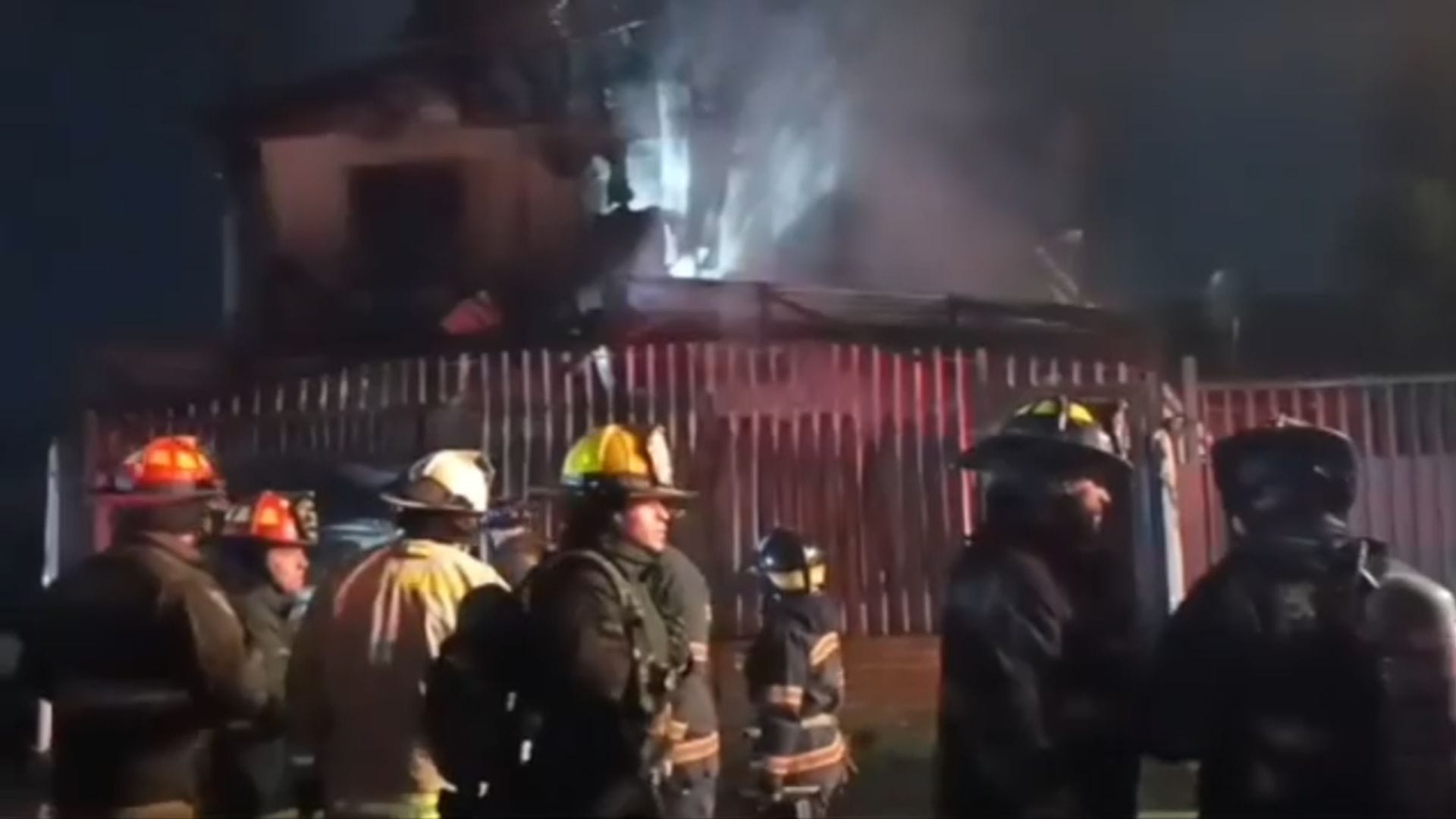 Confirman fallecimiento de una pareja tras voraz incendio que destruyó su vivienda en Talca