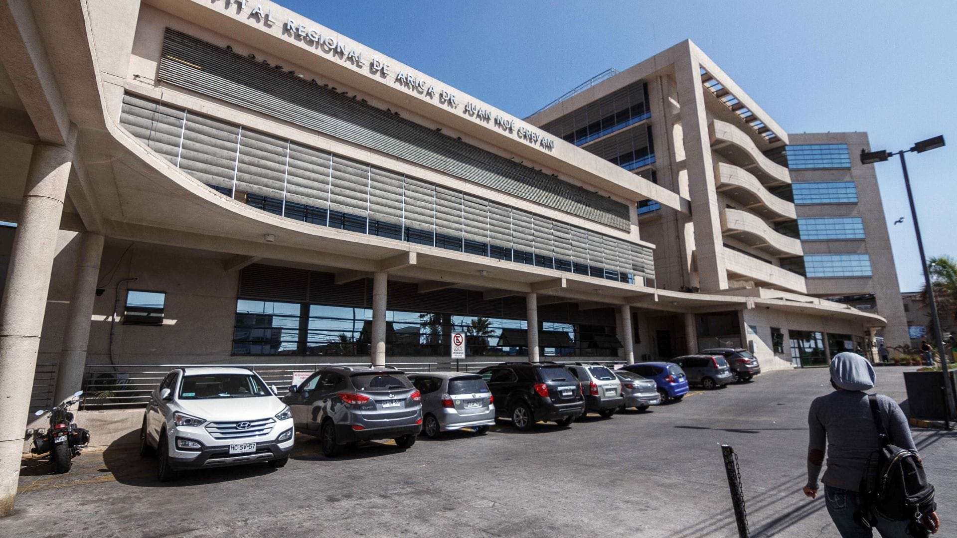 Mujer de 38 años fallece luego de ser atacada con un arma cortopunzante en plena vía pública de Arica