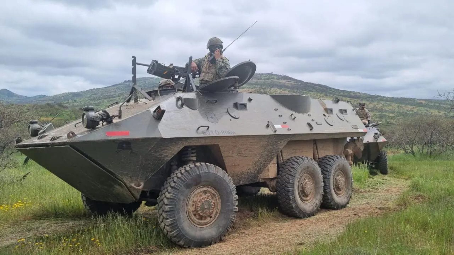 Tres militares heridos en volcamiento de carro blindado en La Araucanía