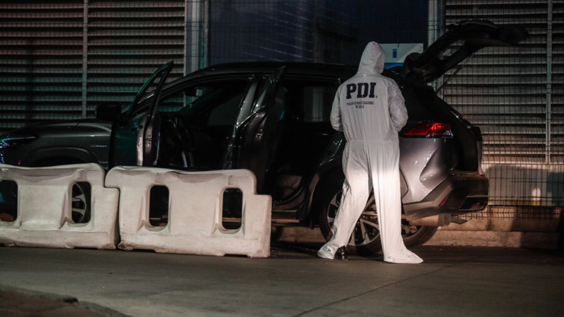 Tres personas resultan heridas a bala en el estacionamiento de discoteca Blue Wine de Quillón