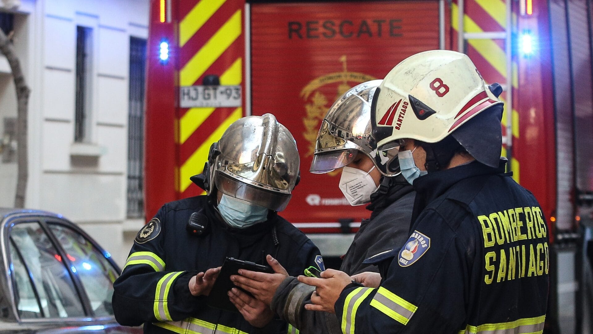 Declaran Alerta Roja por incendio forestal que afecta a Valparaíso