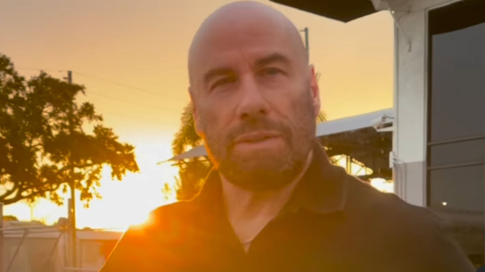 Actor John Travolta está en Chile, se encuentra de vacaciones en Isla de Pascua