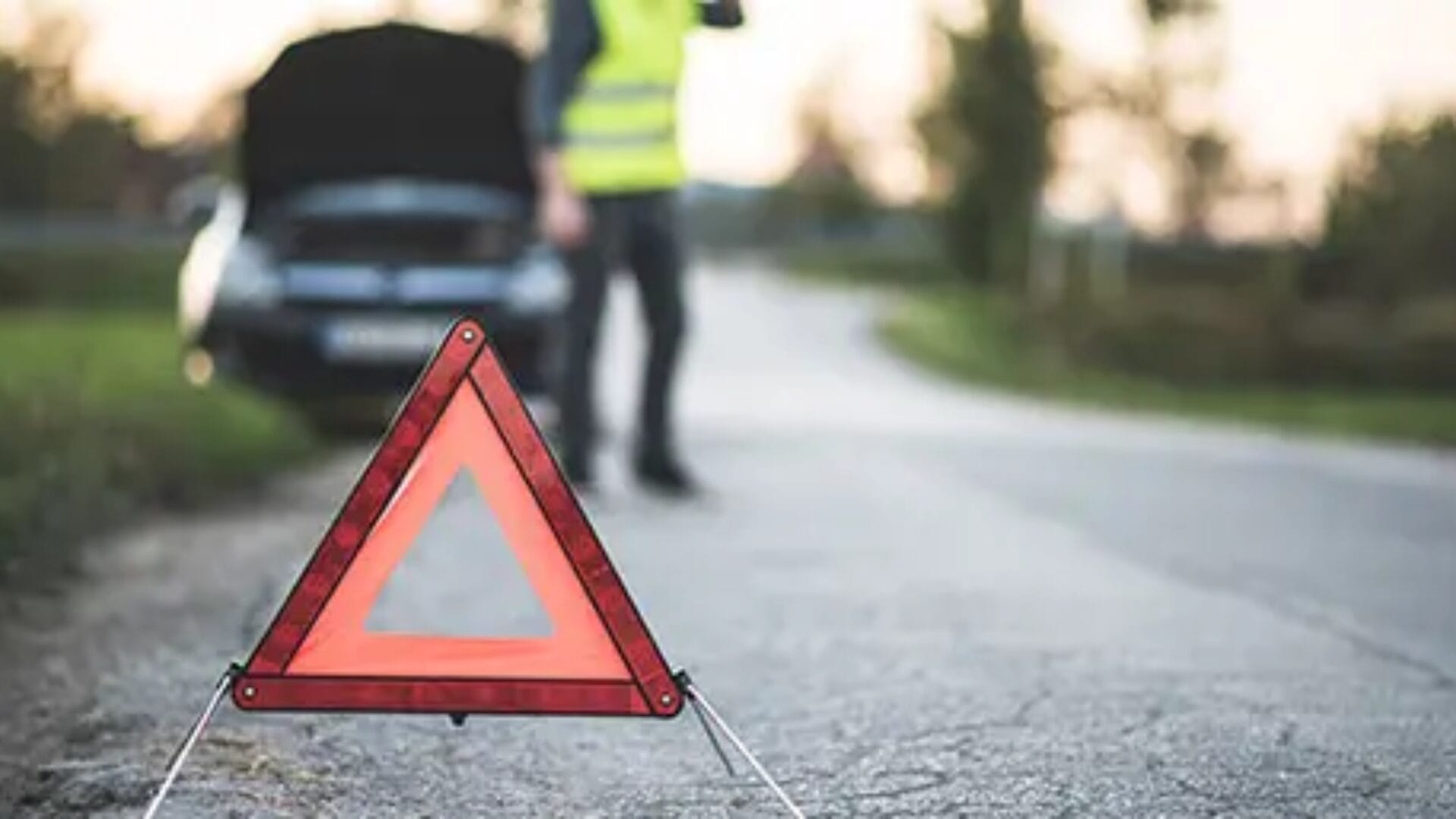 Menores de edad simularon tener el auto en panne para asaltar a conductor en San Antonio