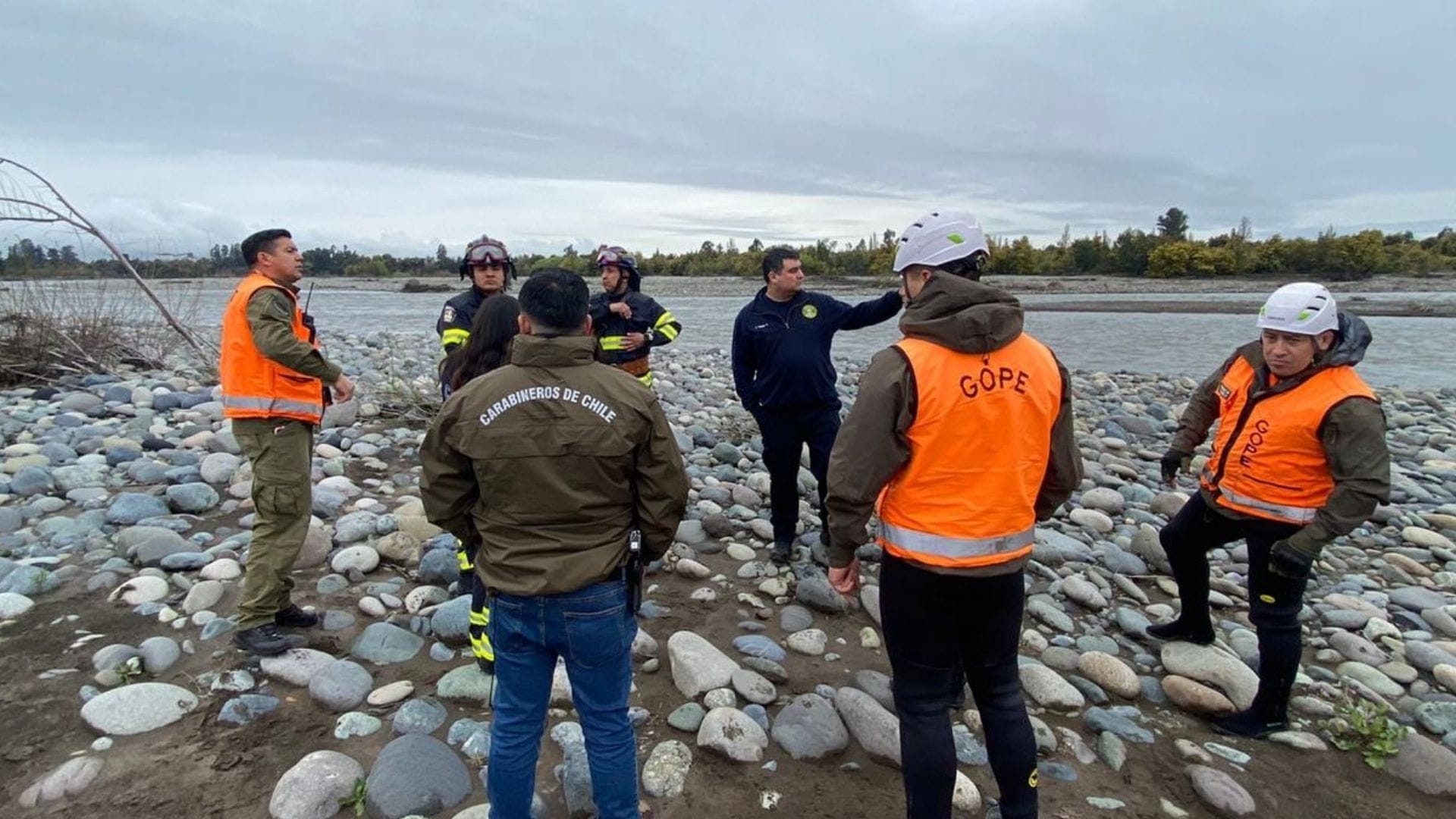 Emplean drones y equipo especializado en la búsqueda de hombre extraviado en el Río Ñuble