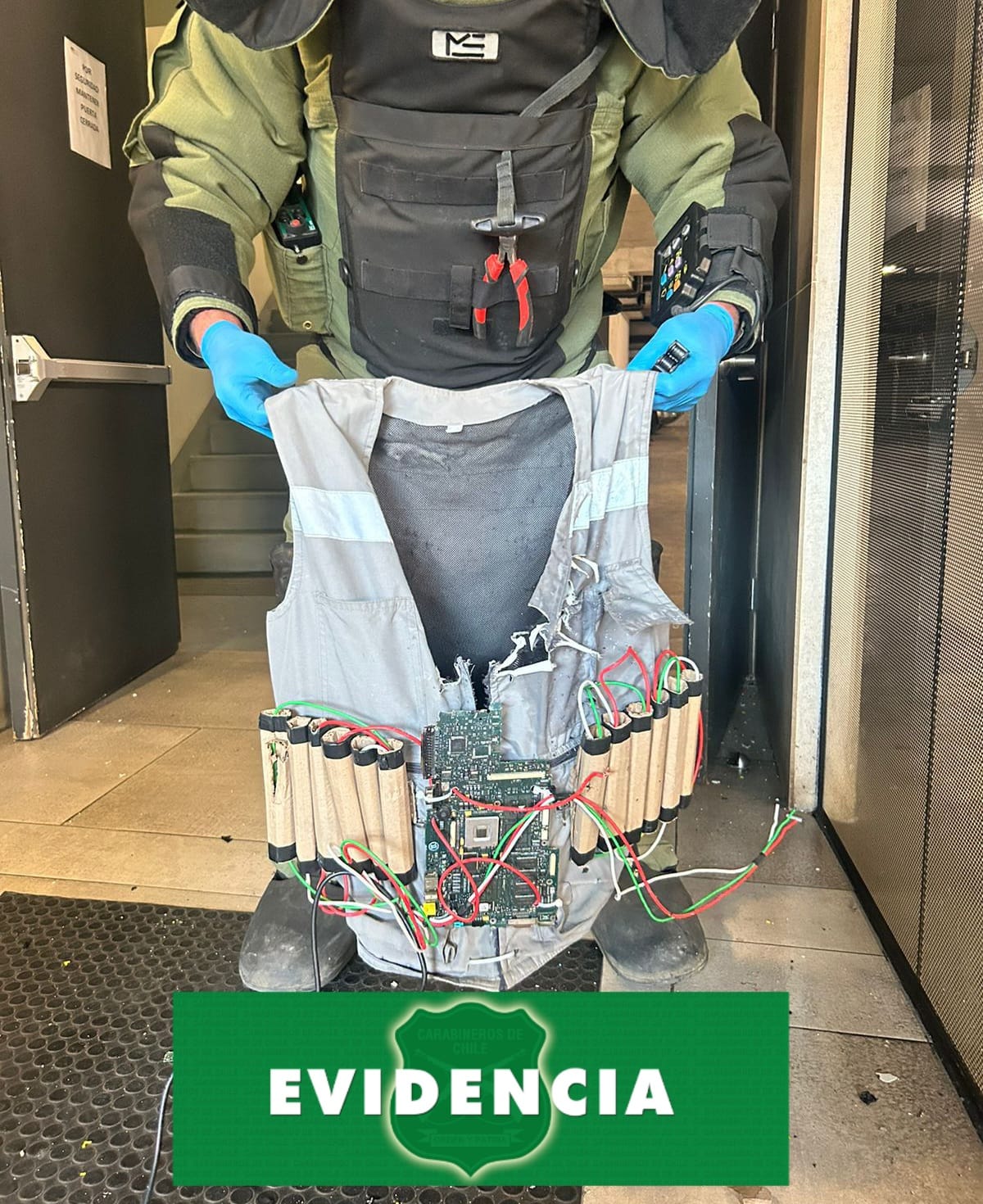 El misterioso chaleco bomba de Concepción que resultó ser un “trabajo escolar” y que provocó la evacuación de un edificio