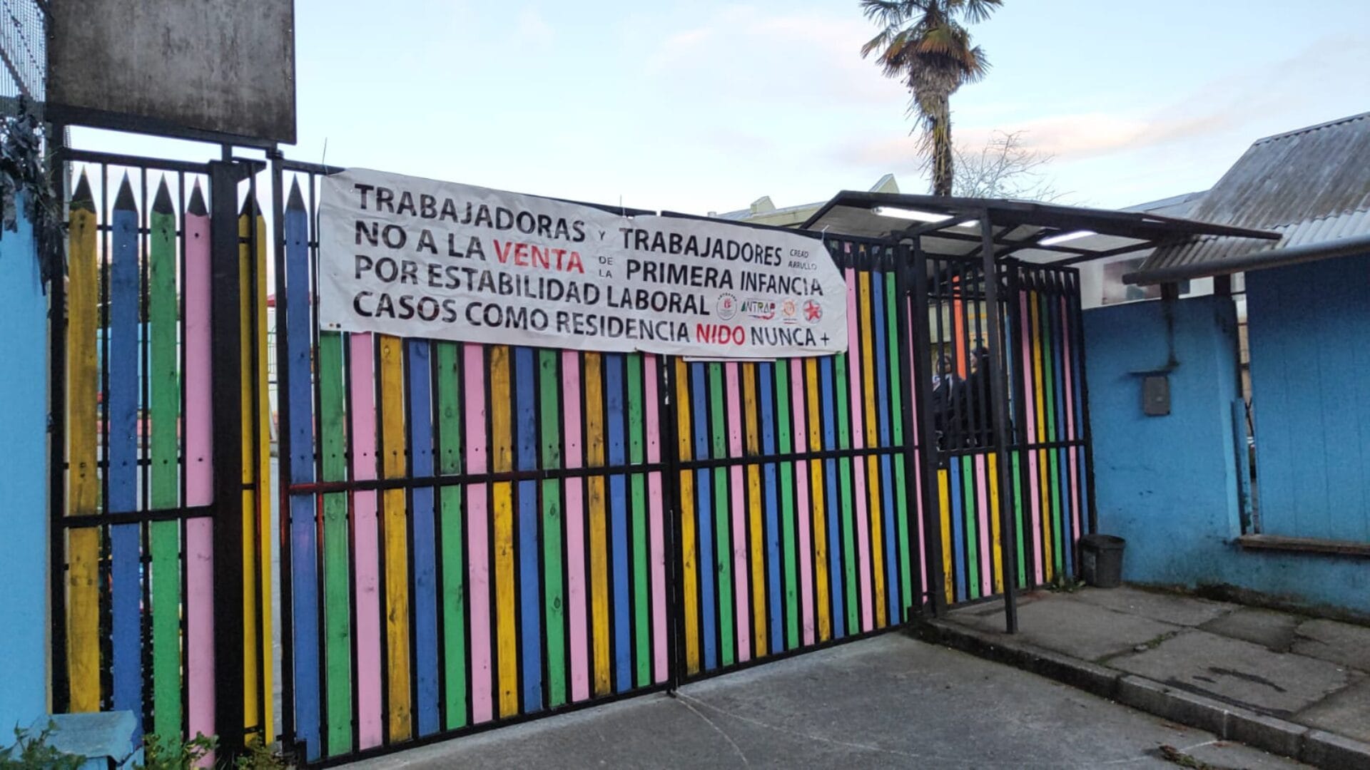 CREAD Arrullo de Concepción amanece en toma por funcionarios: Denuncian malas condiciones laborales por inminente cambio de sistema