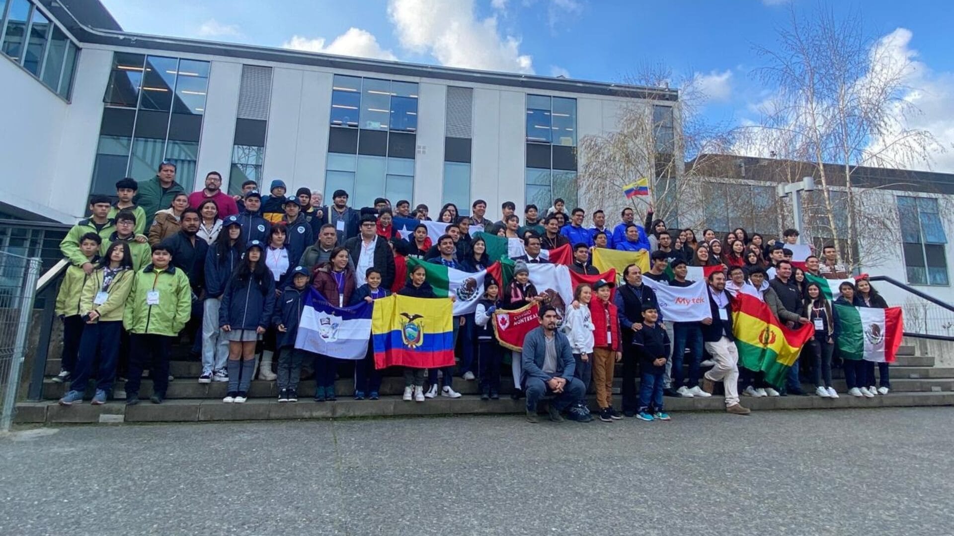 Jóvenes de Penco obtuvieron primeros lugares en competencia internacional de robótica