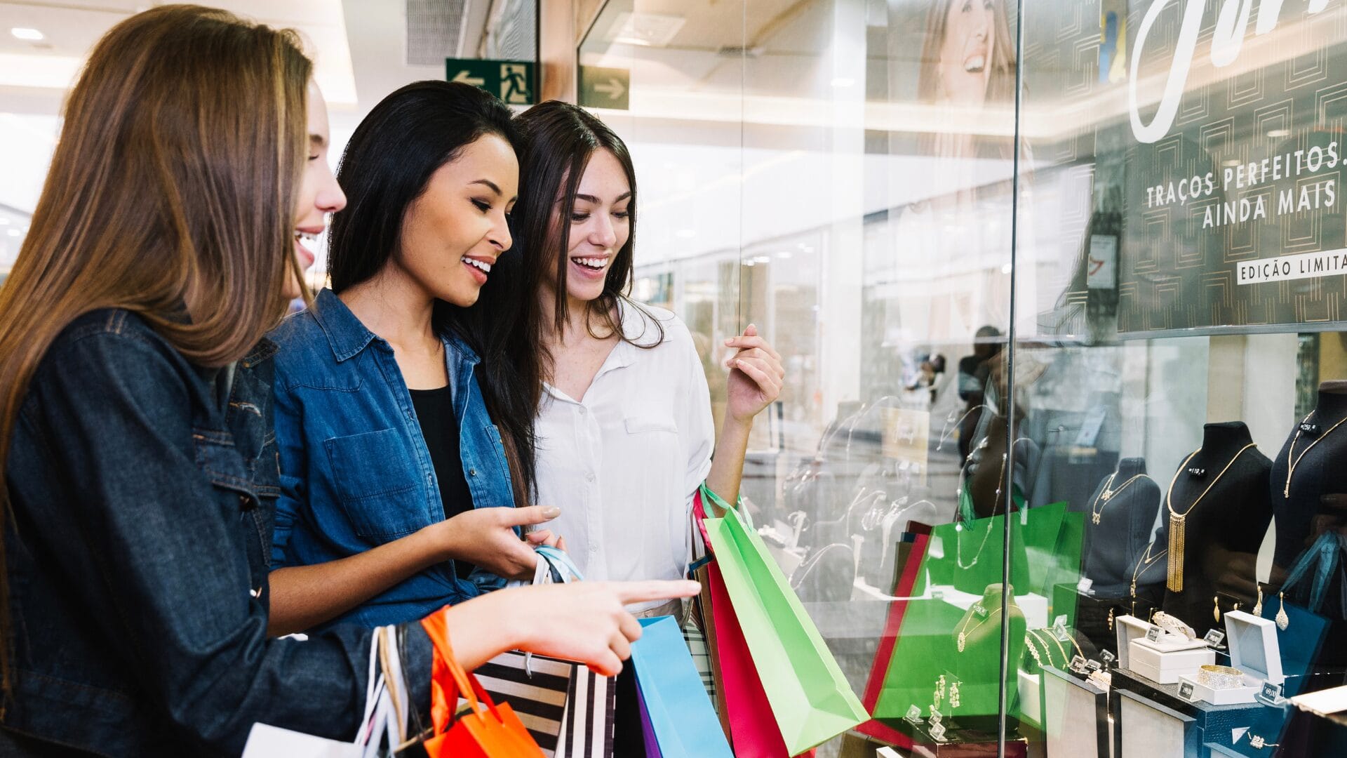 CyberDay 2024: Estudio revela que 57% de los chilenos opta por combinar compras en línea y en tiendas físicas
