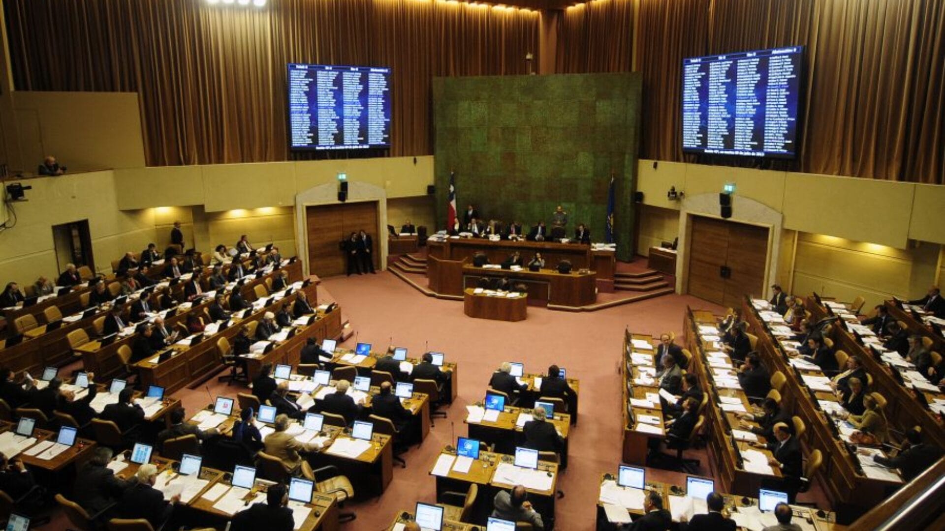 Diputados rechazan proyecto de ley que permitiría acusar constitucionalmente a gobernadores regionales