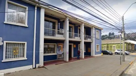Directora municipal encargada de los sumarios en Lota salió del país con licencia médica fraudulenta