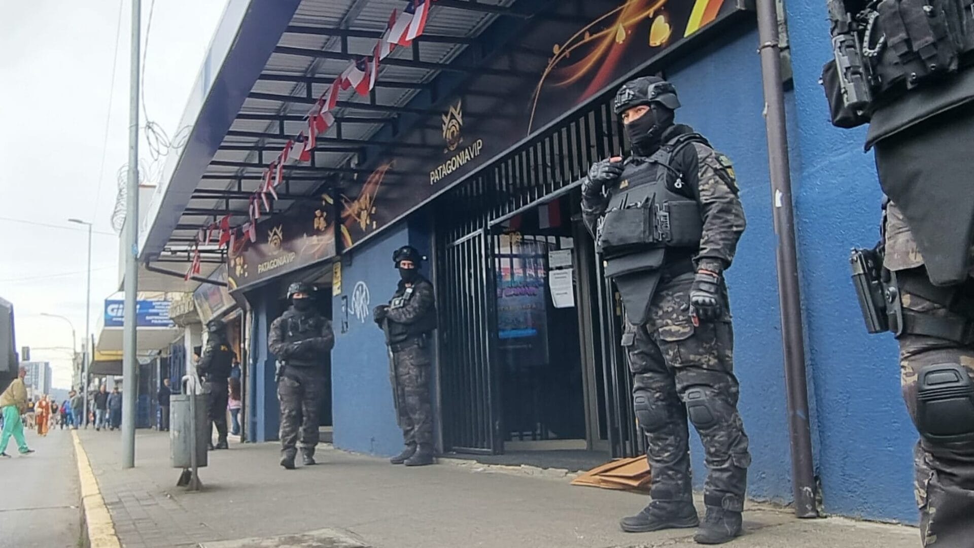 Con pasadizo secreto y muros falsos: Así operaba el holding de casinos ilegales en el centro de Concepción