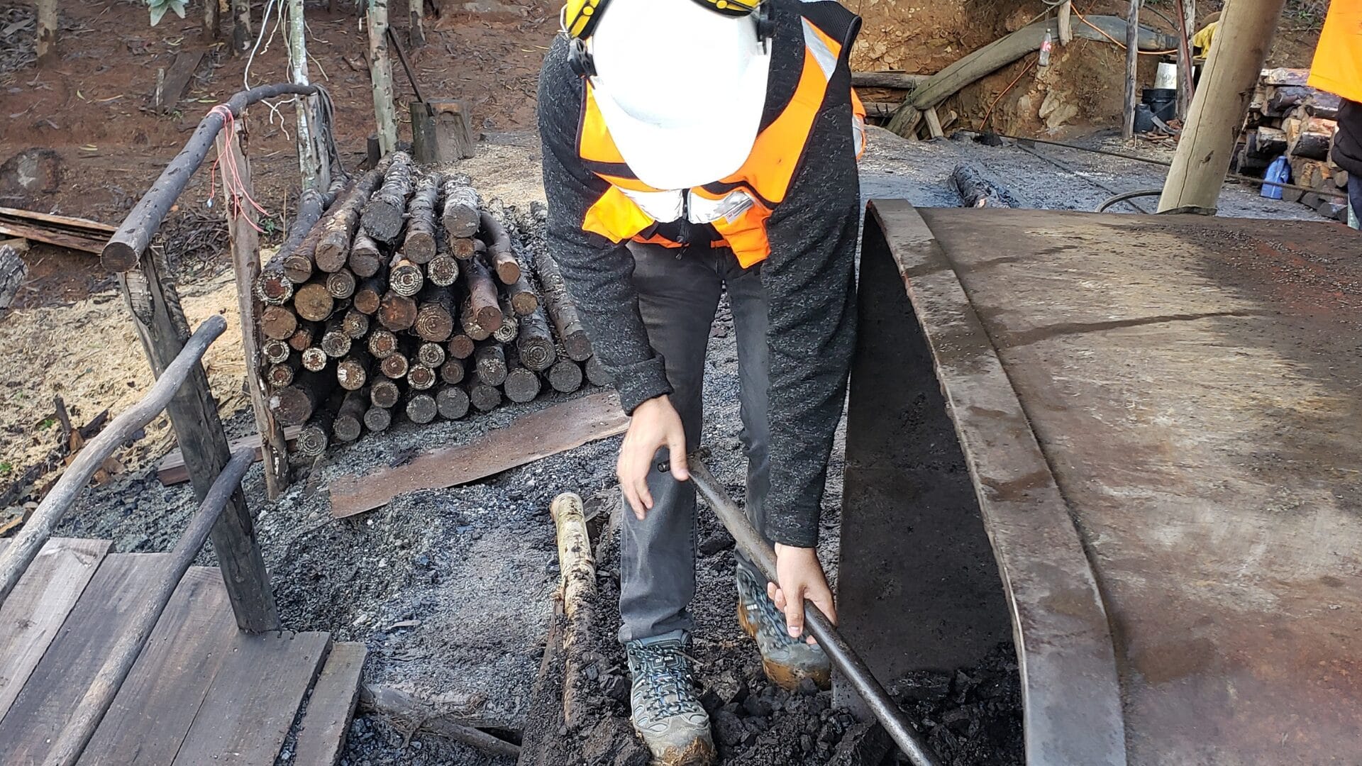 Benefician a 10 proyectos de pequeña minería del carbón en el Biobío con equipamiento industrial