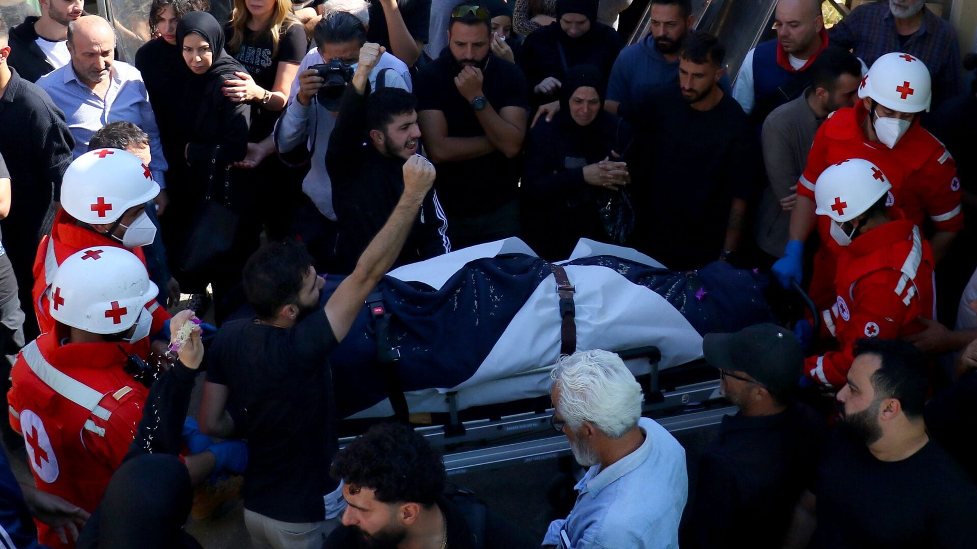 Mueren tres periodistas en el sur del Líbano tras presunto bombardeo israelí