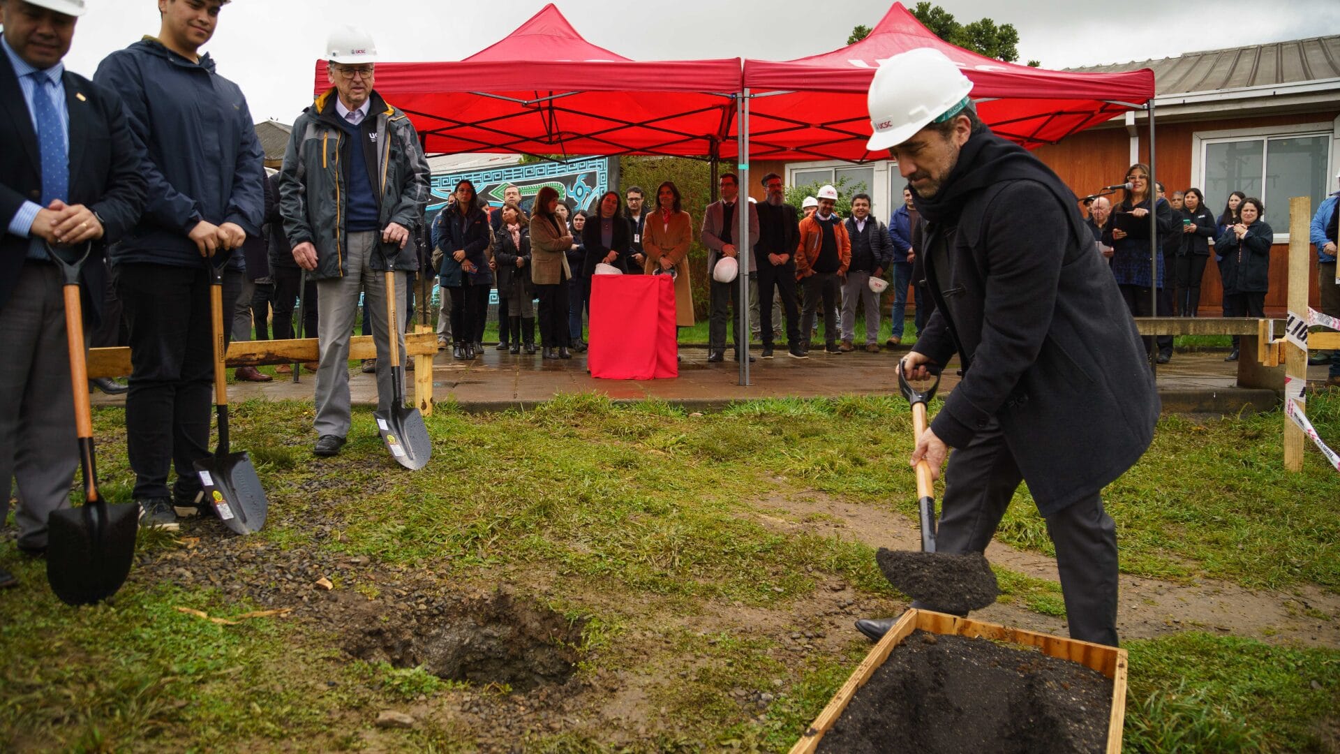 UCSC y CMPC se unen en colocación de primera piedra del próximo Centro de Vinculación Turístico y Gastronómico Intercultural de Cañete