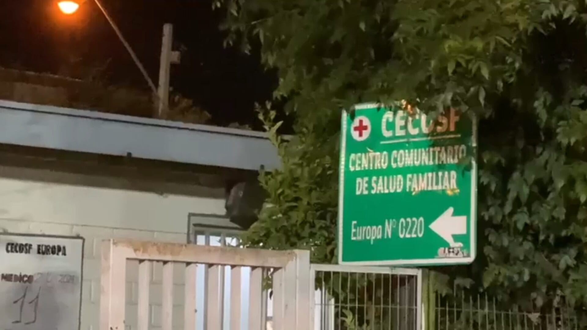Caos en Cecosf de Maipú: Grupo de personas linchó a hombre acusado de abuso sexual y se enfrentó a Carabineros