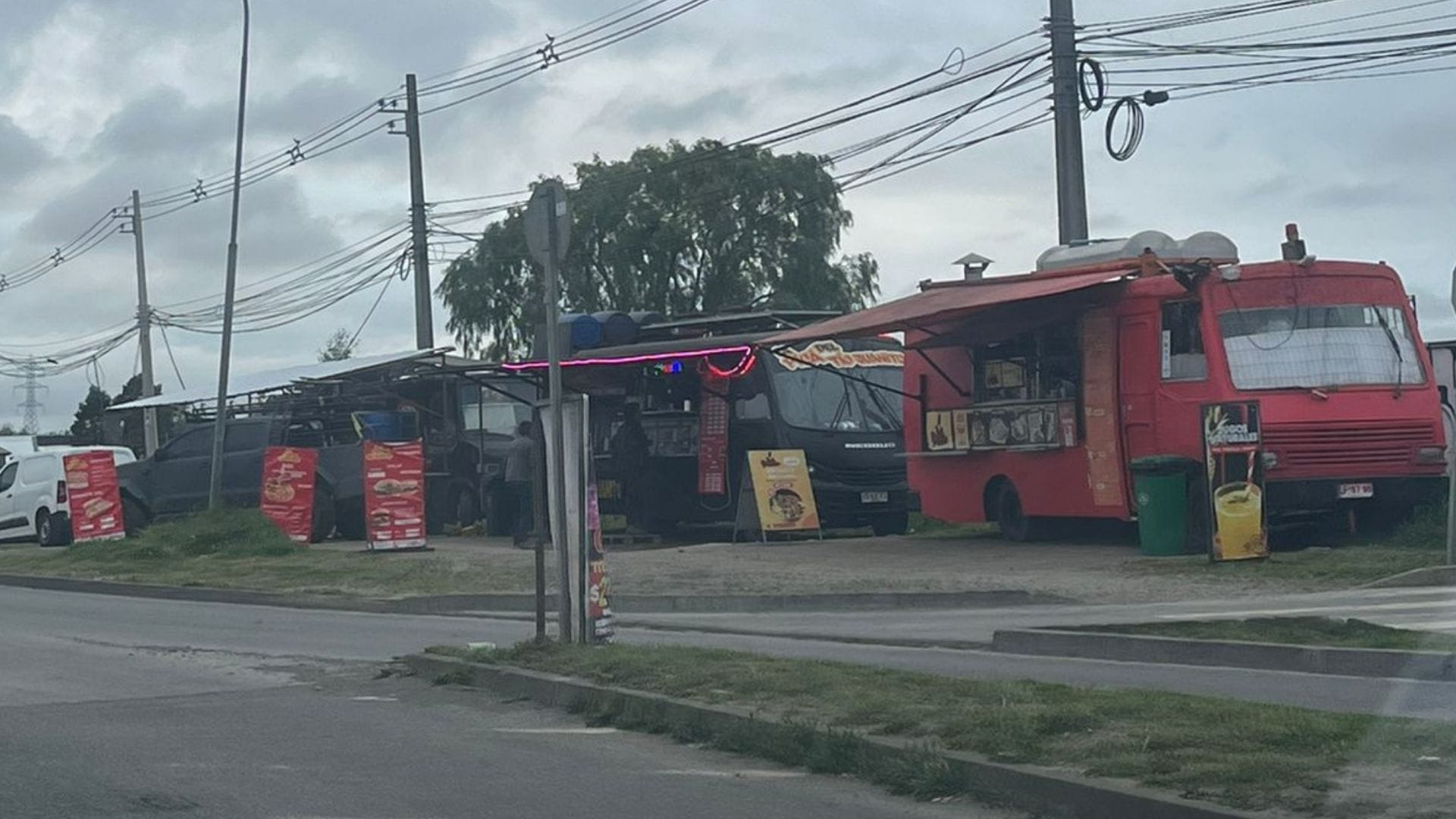 Food trucks retirados desde Brisas del Sol se trasladan hasta la autopista Concepción-Talcahuano
