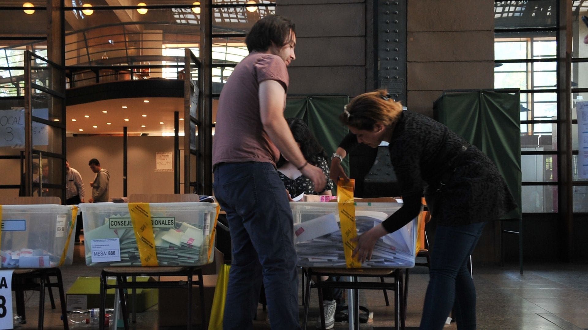 Grave situación en Estación Mapocho: Acusan presencia de votos marcados