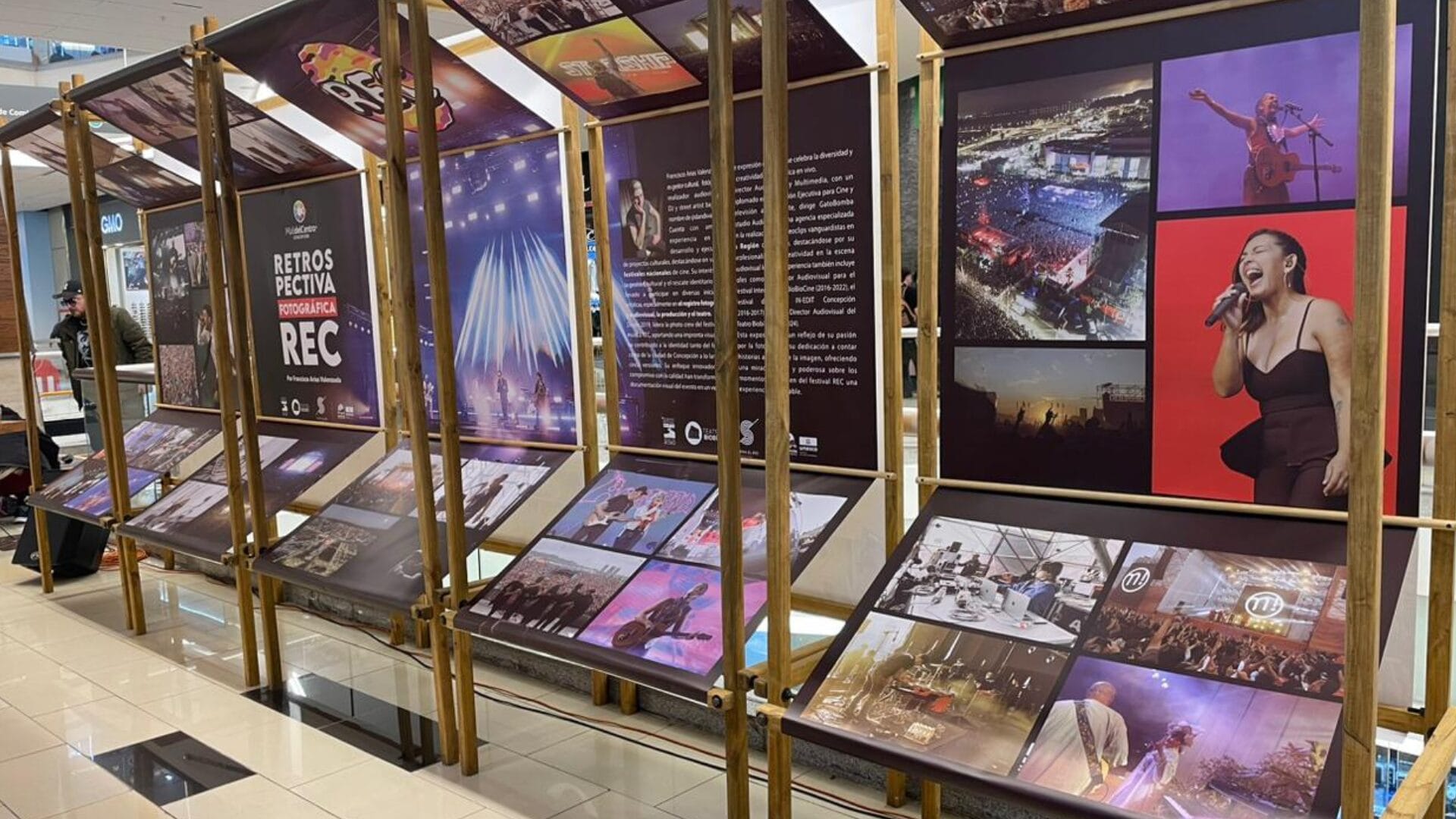 Inauguran exposición fotográfica que retrata diversas ediciones del Festival REC