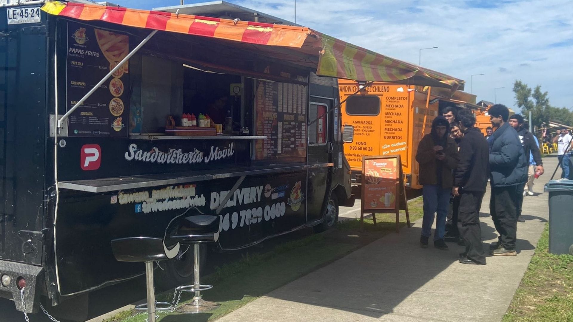 El problema que aqueja a los famosos Food Trucks de Brisas del Sol tras solicitud de la municipalidad