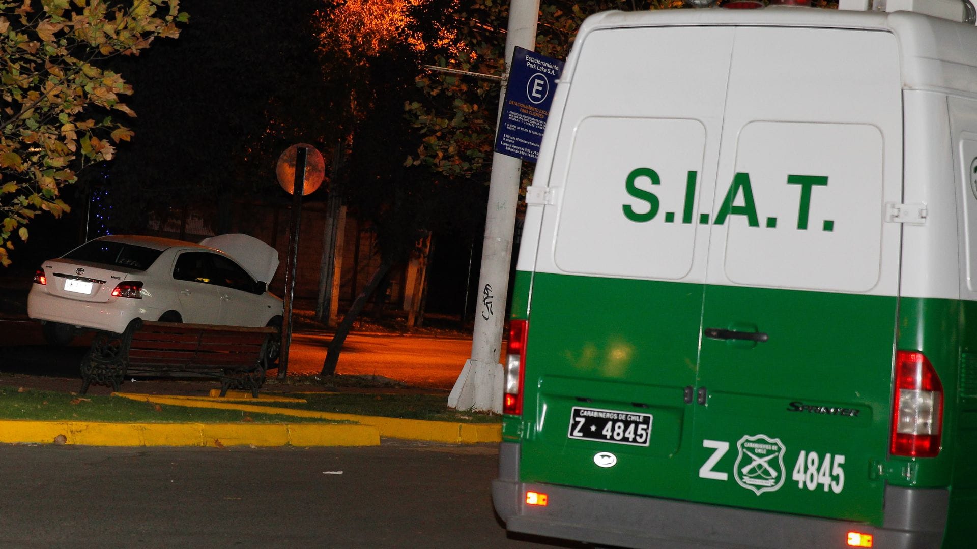 Compartía con su pareja sentado en una banca: Motociclista está en riesgo vital tras ser baleado en Ñuñoa