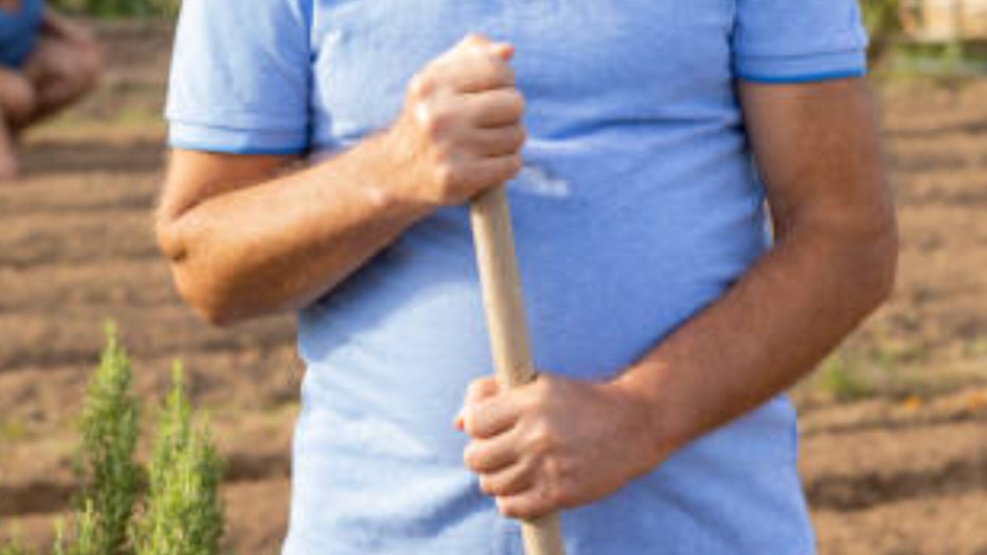 “Te debo plata que mirai tanto”: Trabajadores municipales de Hualpén protagonizan feroz pelea a palos