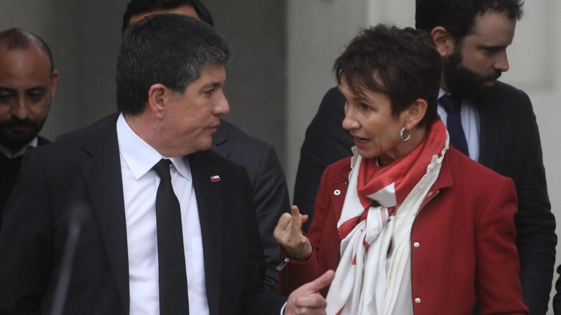 Revelan que Carolina Tohá contactó a Monsalve antes que le incautaran su teléfono
