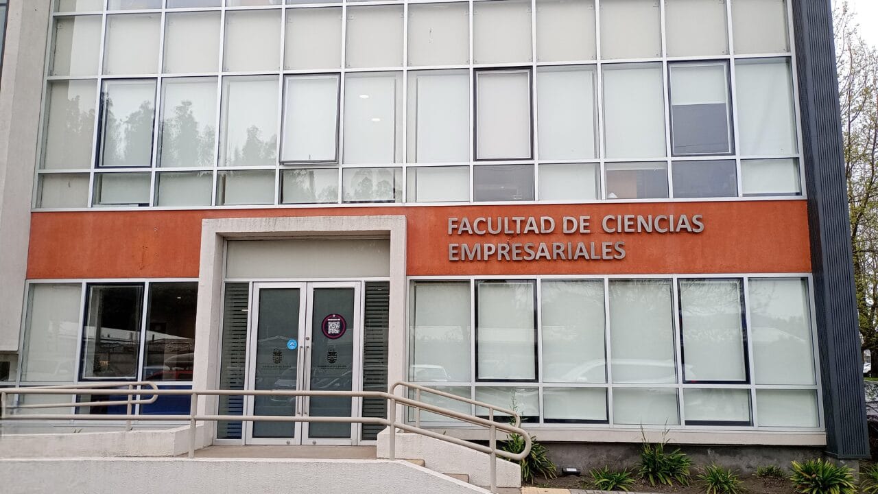 Un hito en la región: Facultad de Ciencias Empresariales de la Universidad del Bío-Bío incorpora la carrera de derecho