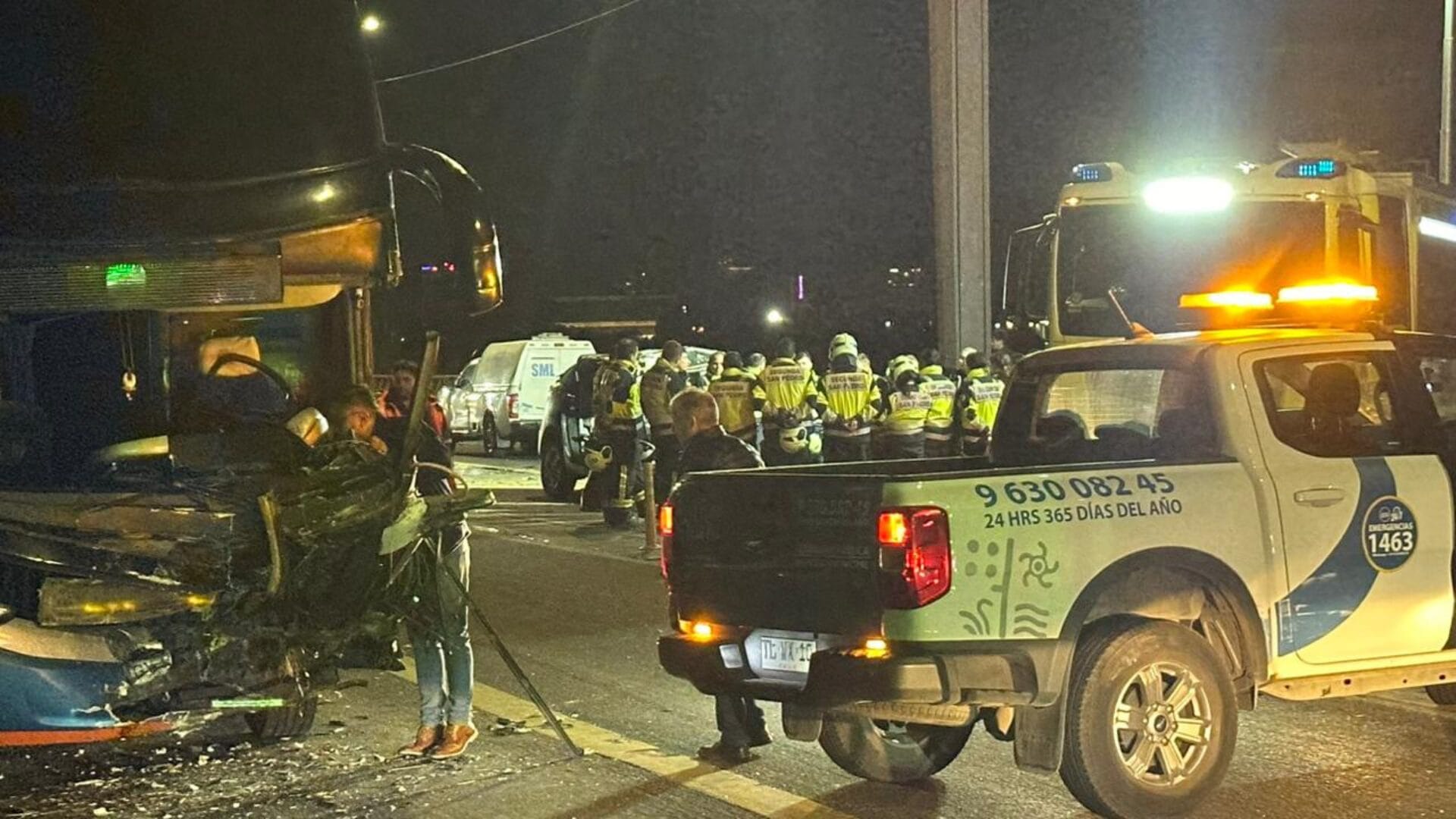 Identifican a los fallecidos tras choque entre auto y Eme Bus en el Puente Llacolén