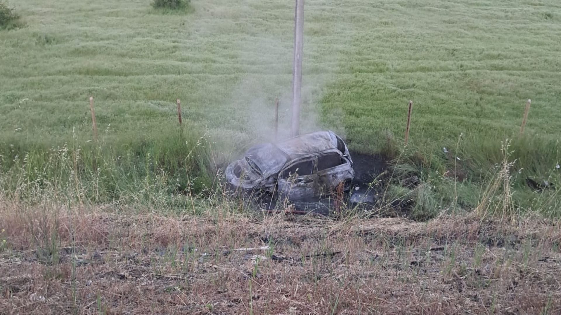 Vehículo se volcó e incendió: Conductor muere en accidente de tránsito en la Ruta 5 Sur