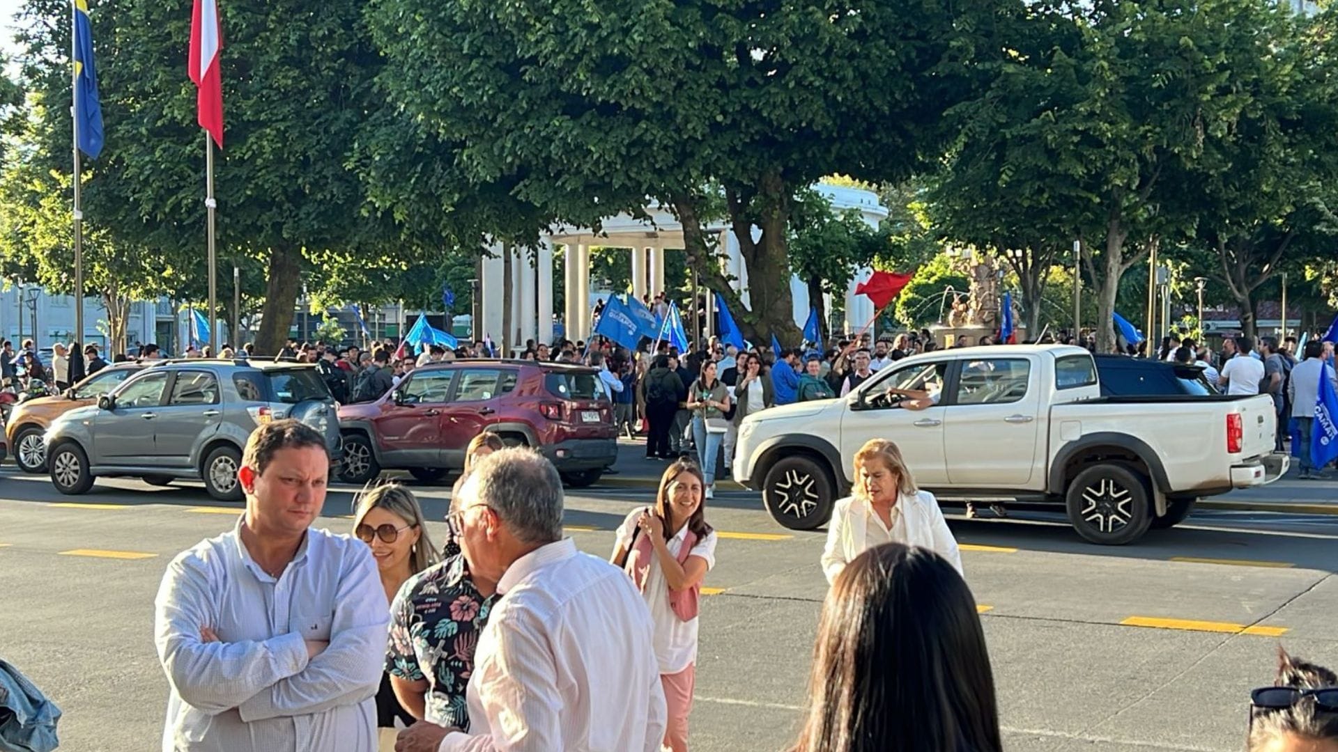 Comienzan las celebraciones en Concepción por la elección de Sergio Giacaman como gobernador regional