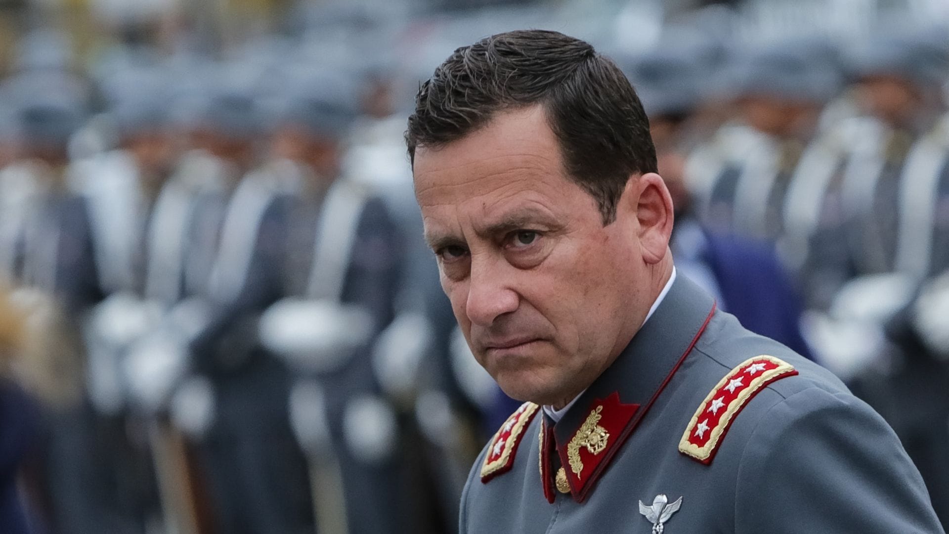 Comandante en jefe del Ejército afirma que hay presupuesto para financiar solo al 23% de los soldados: “Todo tiene un límite”