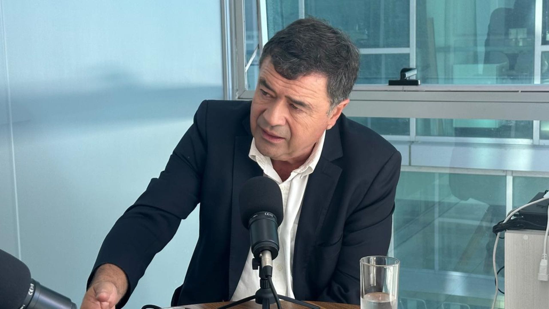 Ministro de Agricultura confirma la fecha de llegada del Supertanker al Biobío: Alerta sobre la amenaza de pirómanos
