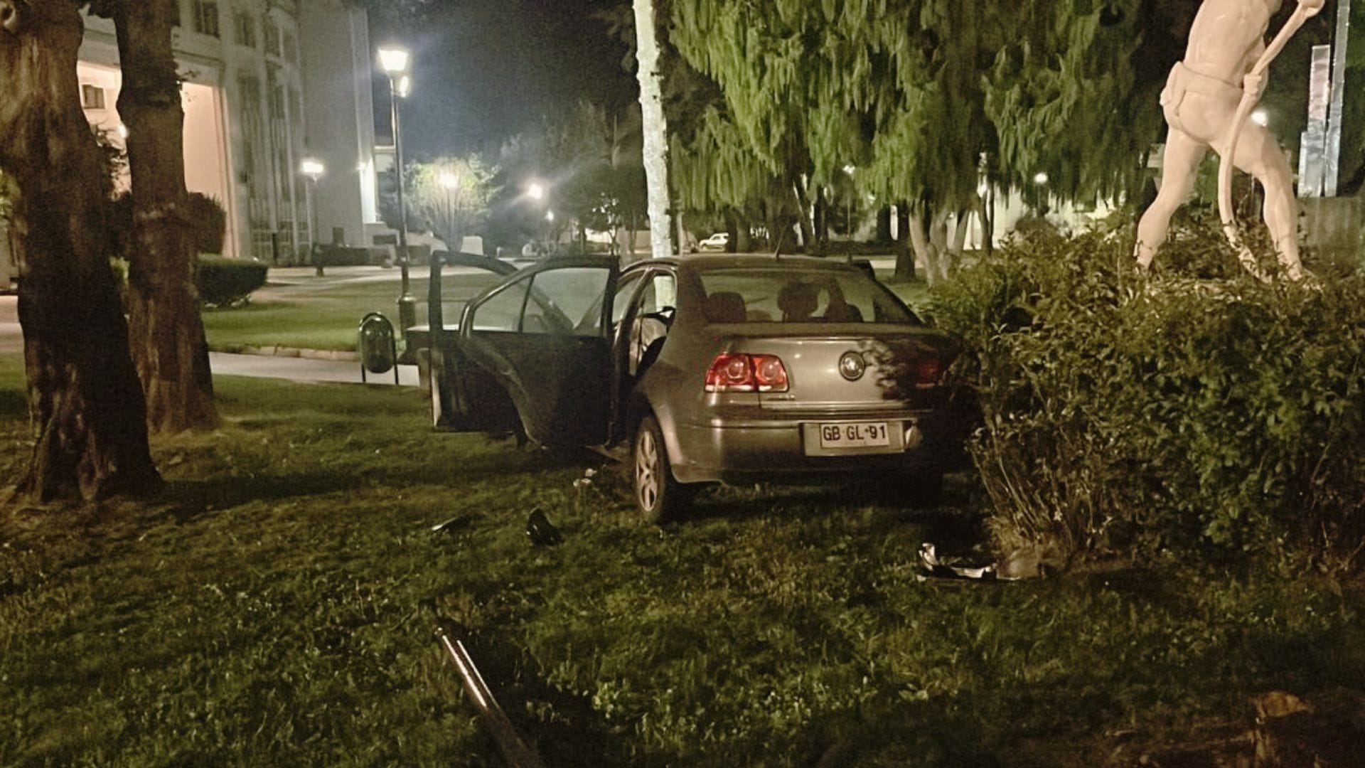Vehículo se estrella en el Campus UdeC tras persecución policial: Hay detenidos por droga