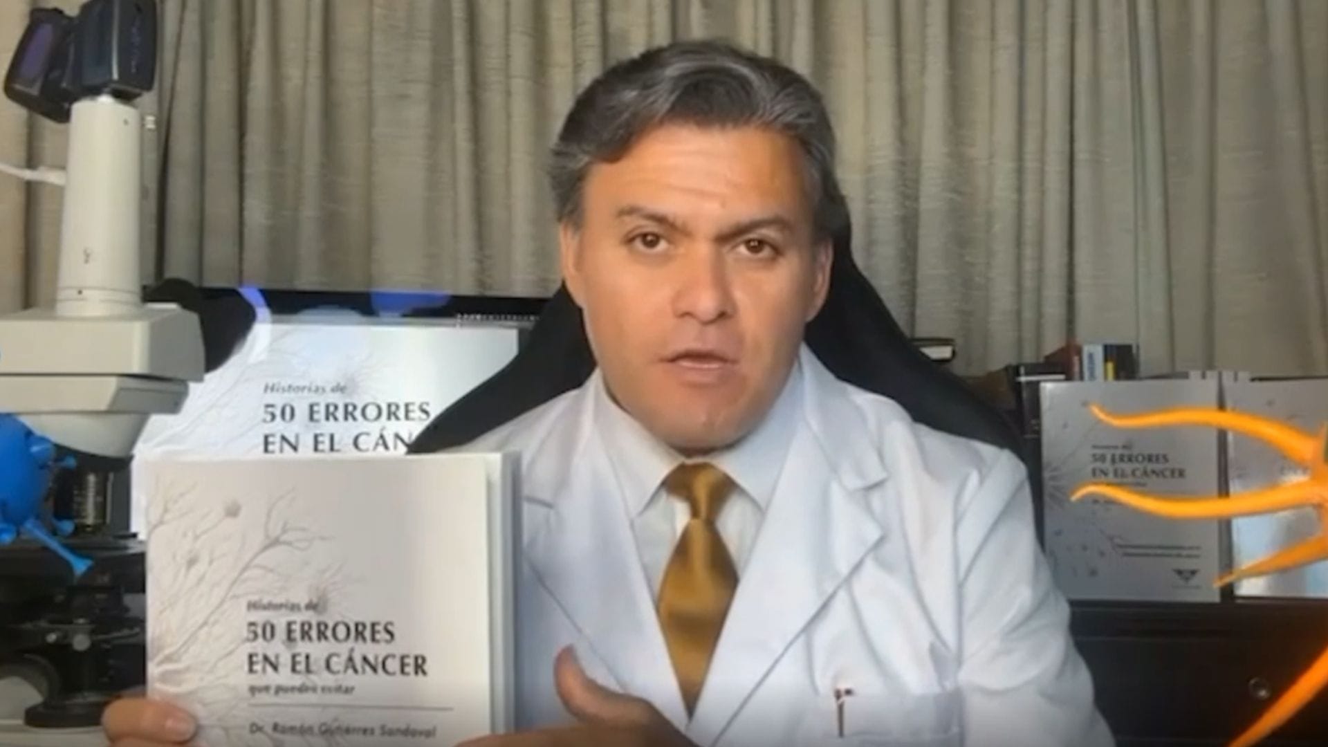 “Historias de 50 errores en el cáncer que puedes evitar”: Reconocido oncopatólogo chileno publica libro sobre el abordaje de esta enfermedad