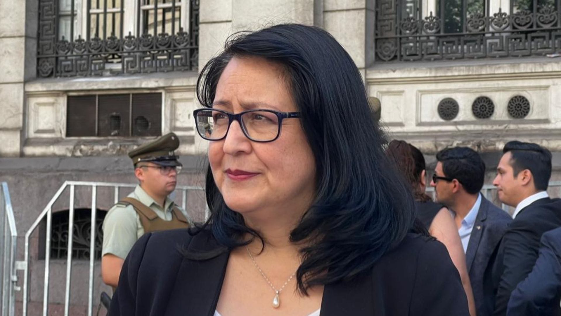 Dorothy Pérez recibe el primer portazo: Justicia paraliza dictamen de Contraloría sobre confianza legítima