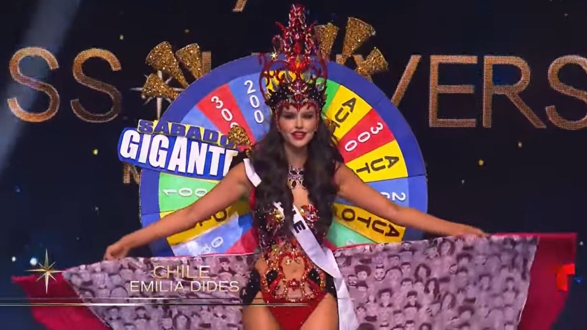 Emilia Dides lució un comentado traje típico de “Sábado Gigante” en el Miss Universo