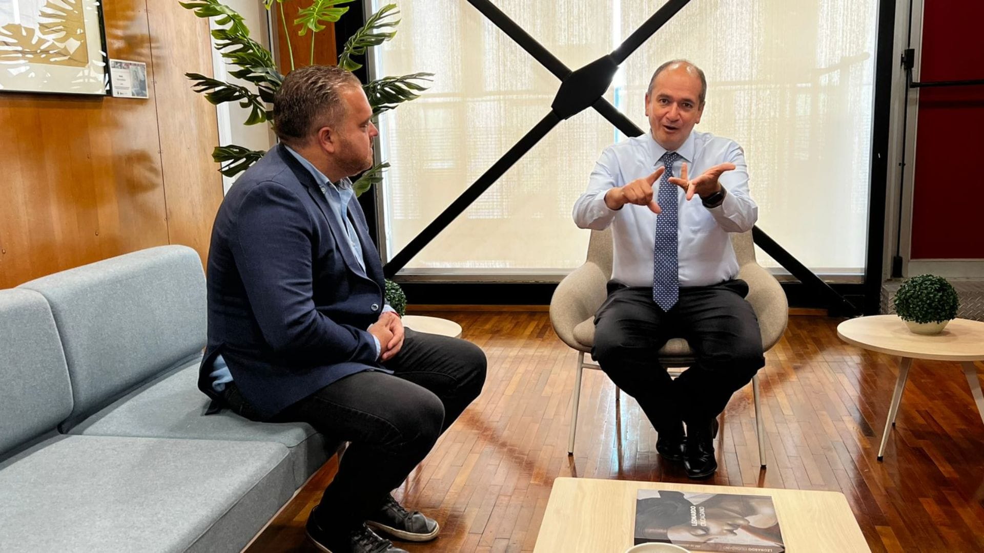 Futuro de funcionarios cuestionados se toma primera reunión entre Díaz y Giacaman