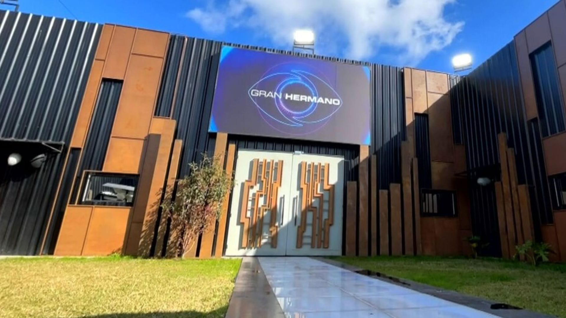 Lleva más de una semana hospitalizada: Preocupación por complejo estado de salud de exparticipante de Gran Hermano