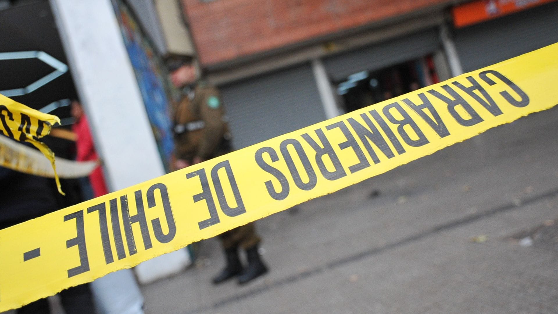 Clienta recibió un impacto de bala: Delincuentes disparan más de 25 veces contra un restaurante en pleno Barrio Yungay