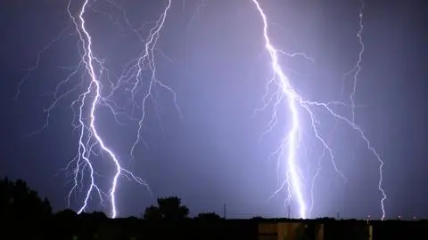Pronostican tormentas eléctricas y precipitaciones en el centro sur de Chile este fin de semana: Estos son los montos de lluvia esperados