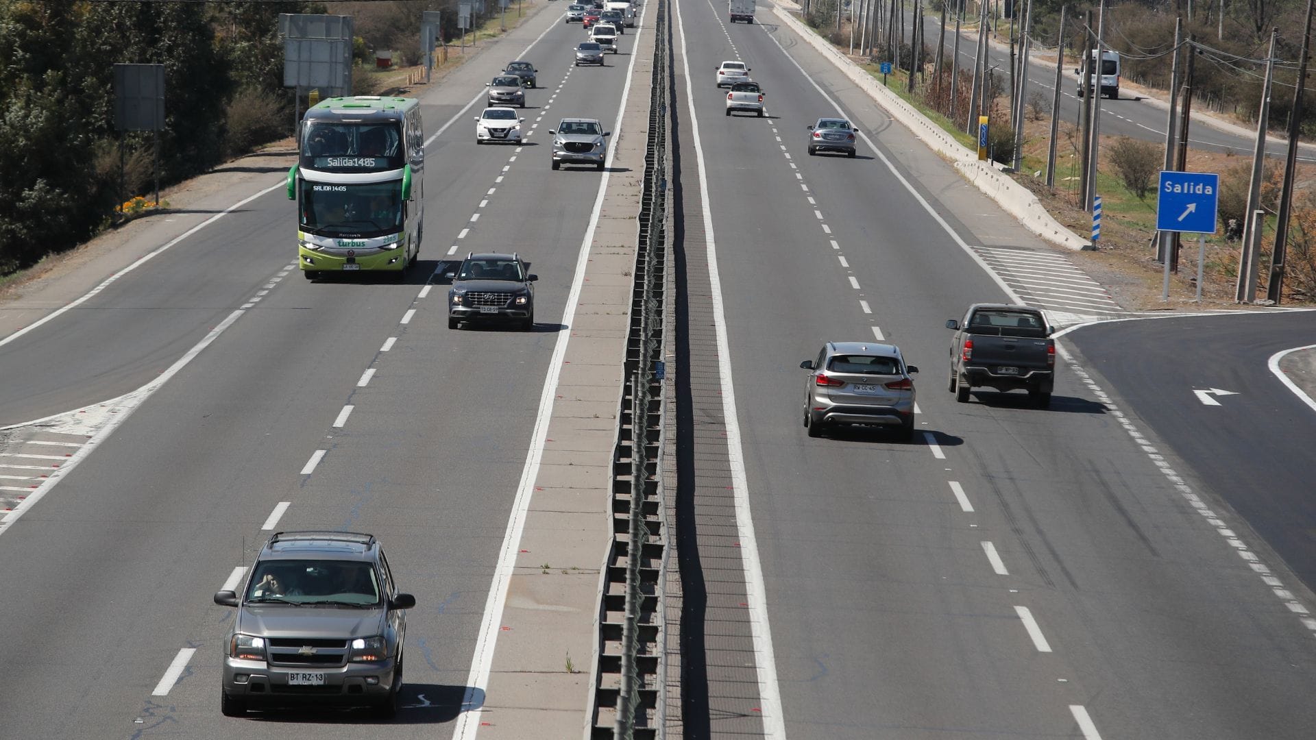 Con supermercados, tiendas y más: Anuncian construcción de inédito centro comercial en una autopista en Chile