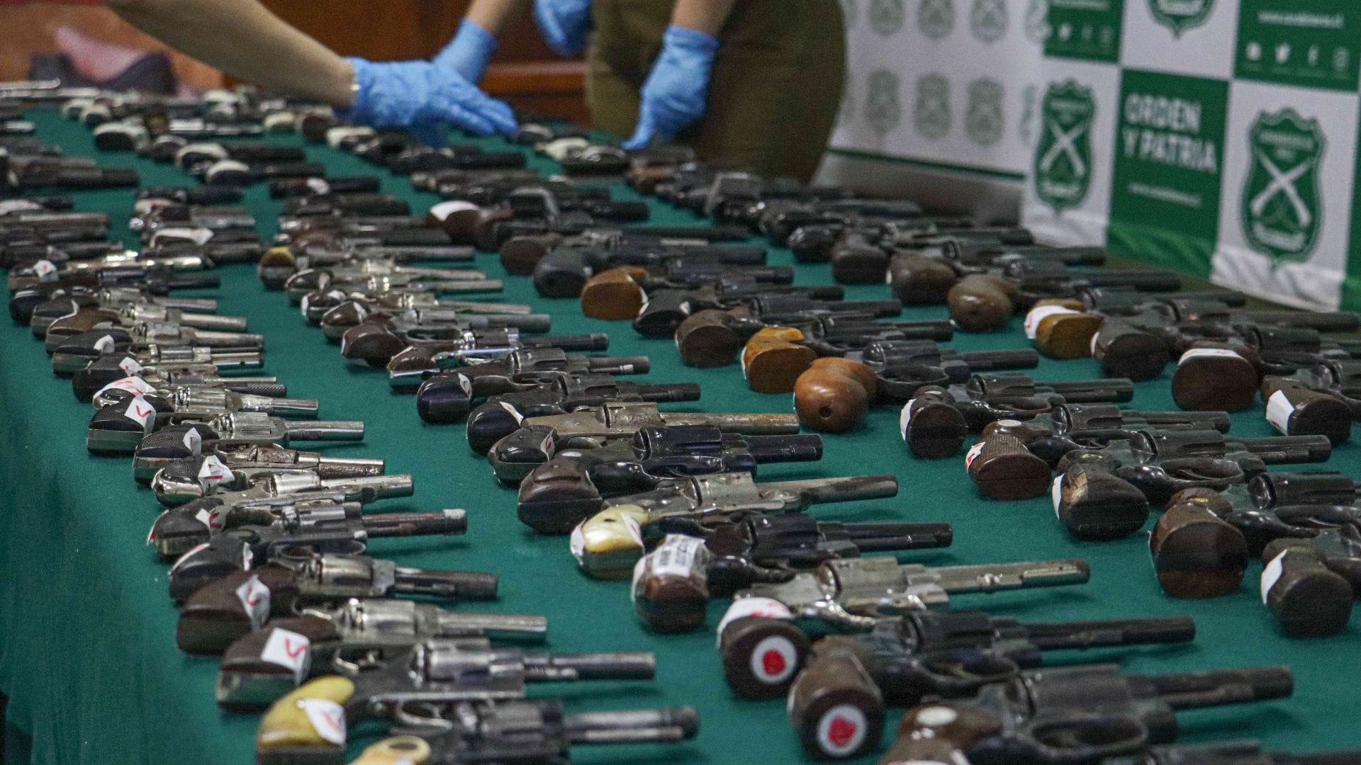 Concretan mega incautación en el Biobío: Al menos 870 armas de fuego fueron sacadas de circulación