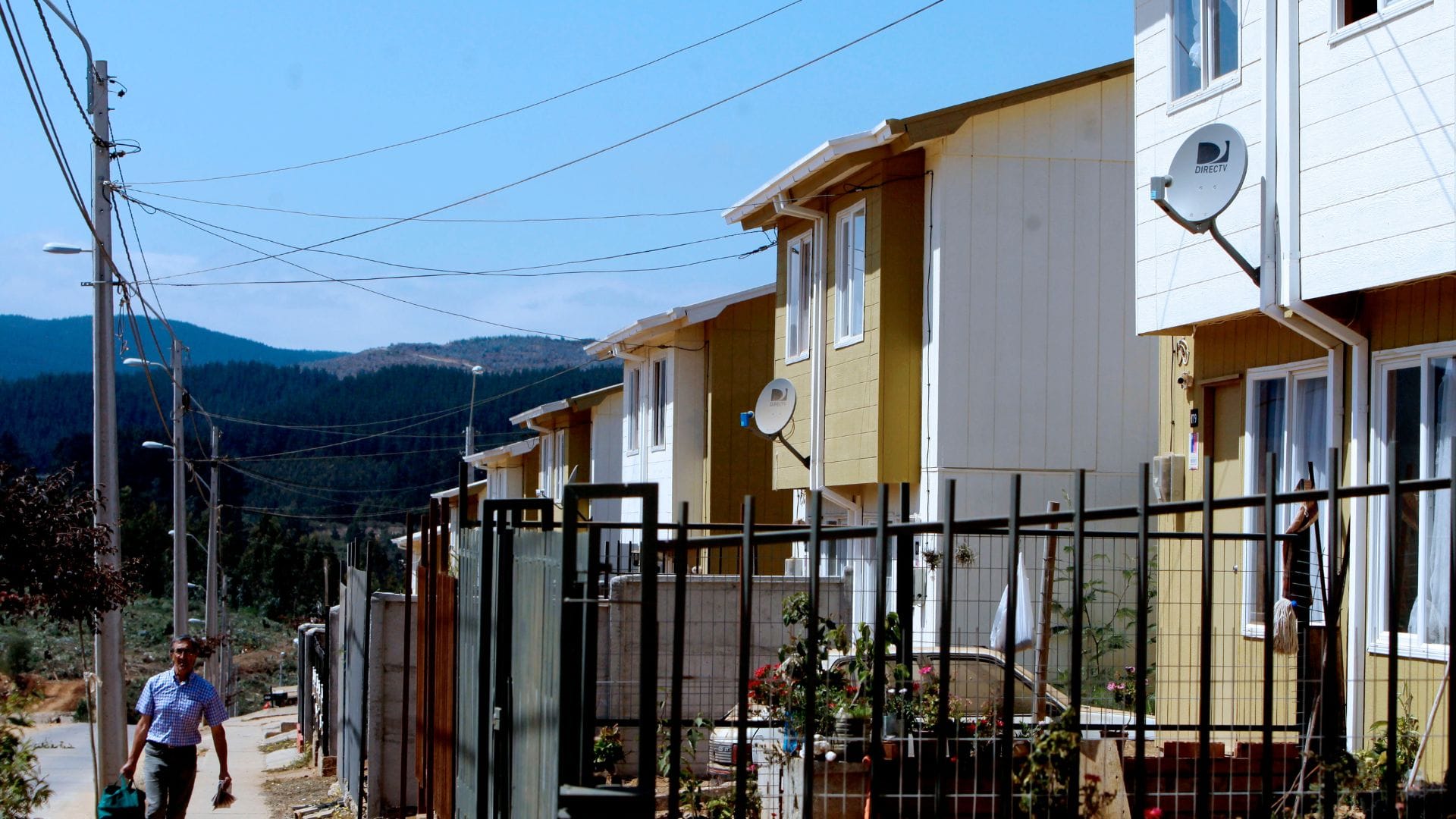 Vecinos de Penco piden al ministro Montes dar celeridad a proyecto de urbanización que llevan años esperando