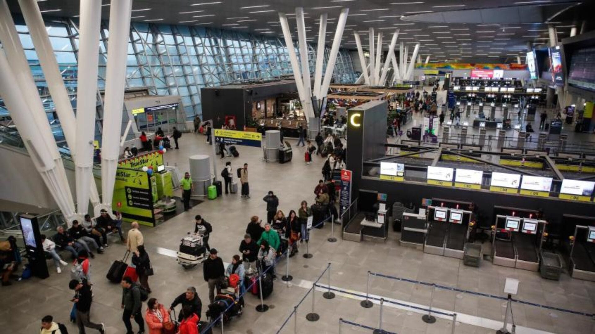 DGAC informa que aeropuertos y aeródromos ya retornan a la normalidad en medio de movilización