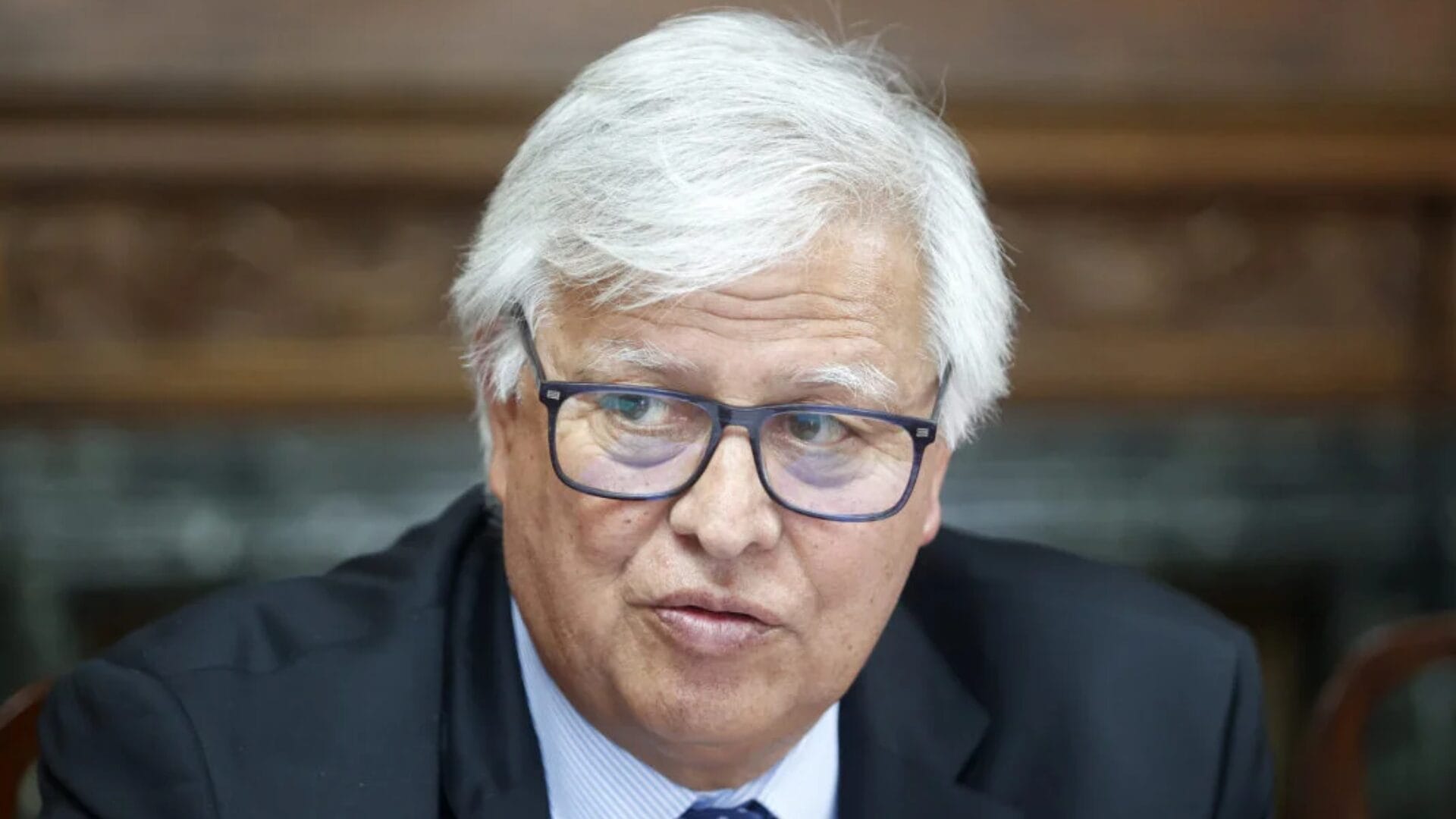 Senador Saavedra por recientes polémicas del Gobierno: “Cuando nos levantamos, nos preguntamos ¿Cuál se van a mandar hoy día?”