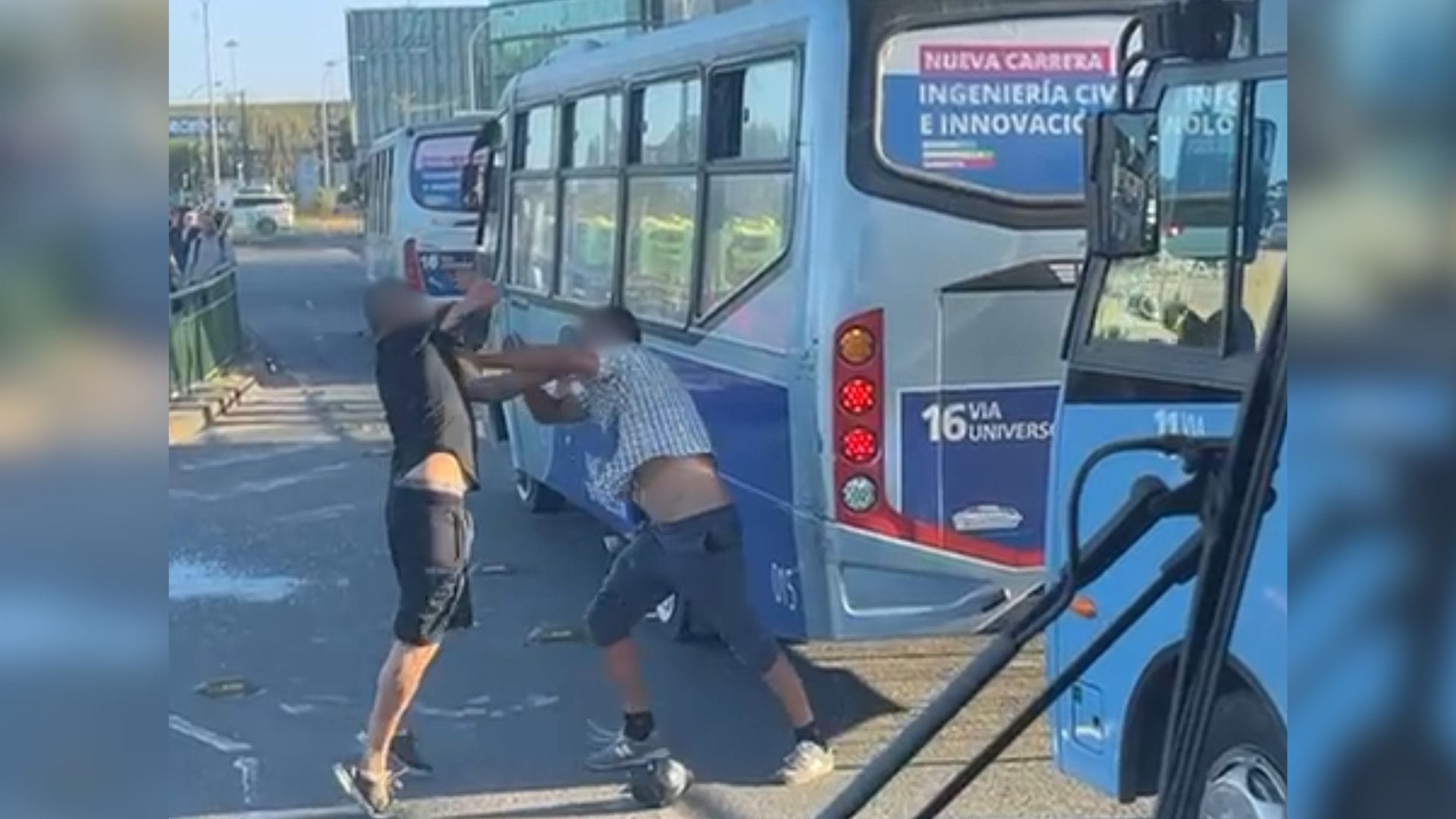 Pavor en concurrido paradero del Gran Concepción: Persona es atacada con arma blanca durante riña
